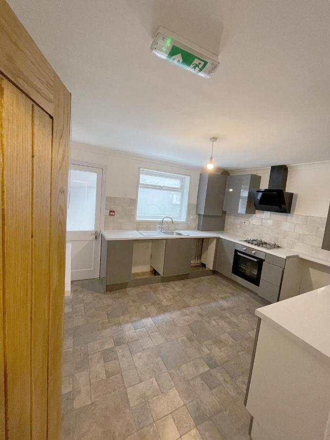 Agyeman Property Aldershot Exterior foto